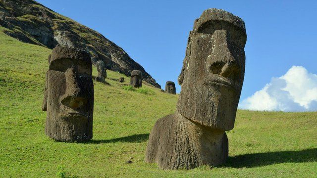 STEVEN ROGER FISCHER – “No hay misterios en Rapa Nui,  sólo elementos confusos”