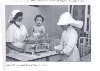 La figura con sombrero que describen los pacientes recuerda a una monja con el antiguo hábito tocado con una característica ala ancha